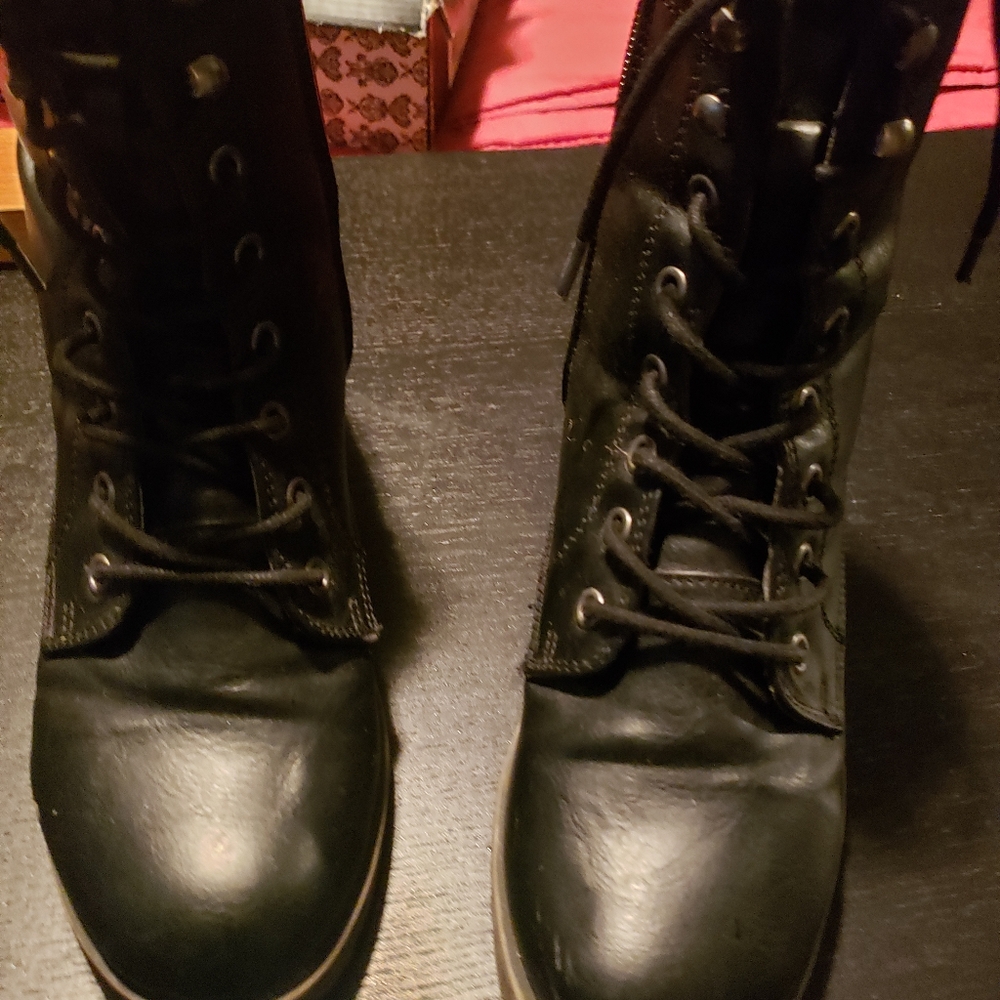 Women's Footwear